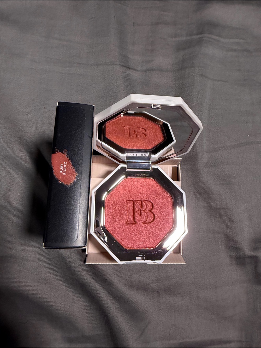 Fenty Beauty Eyeshadow Duo - Warm Copper Red